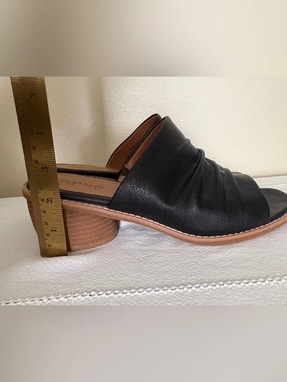 EuroSoft Corley Black Ruched Slide Sandals Size 9